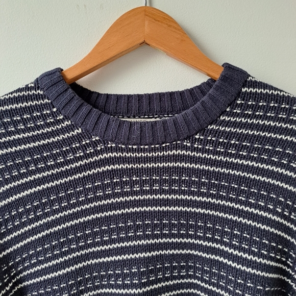 White and navy men knit sweater - Picture 2 of 3